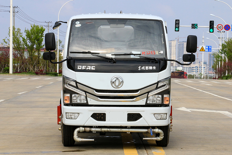 東風小多利卡灑水車（有不上戶）（5方）