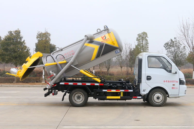 東風途逸吸污車（2方)