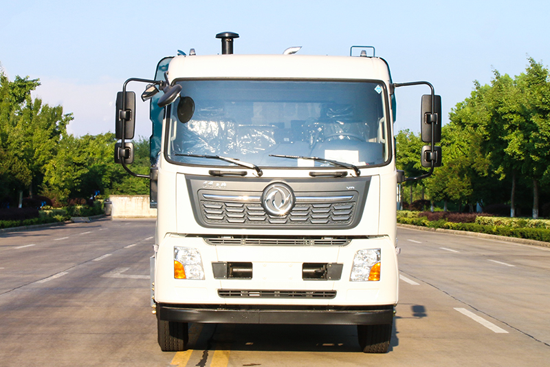 東風天錦吸塵車（選裝後置滾刷 3水7塵）（2水7塵）