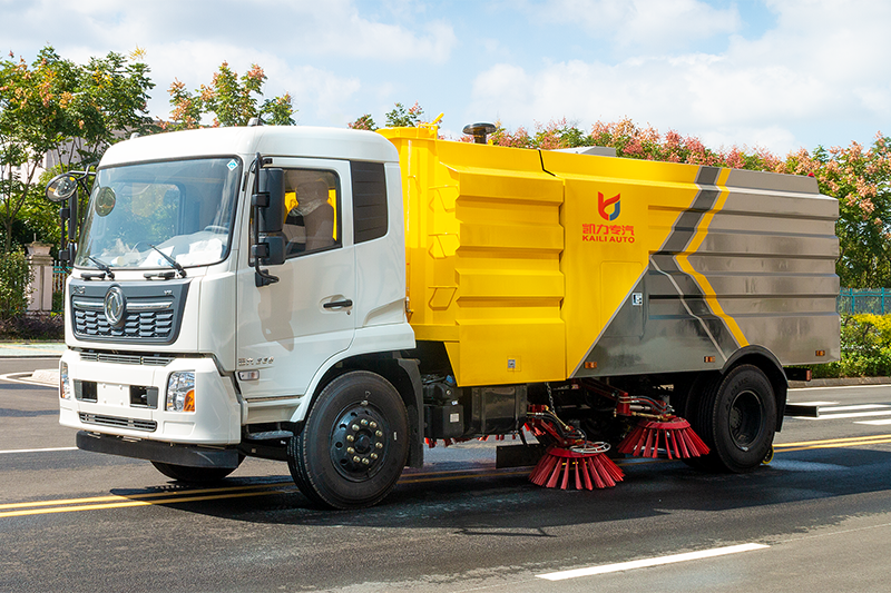 東風天錦掃路車（4水8塵）